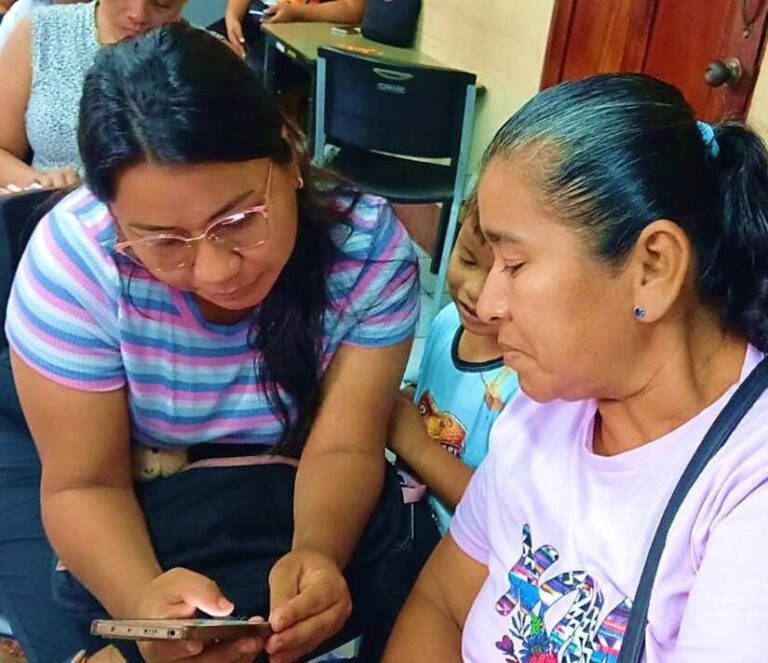 Fortaleciendo habilidades tecnológicas: Emprendedores Culturales de Chinandega en talleres