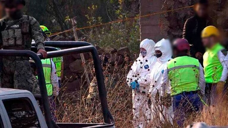 Encuentran en una casa 17 cuerpos enterrados
