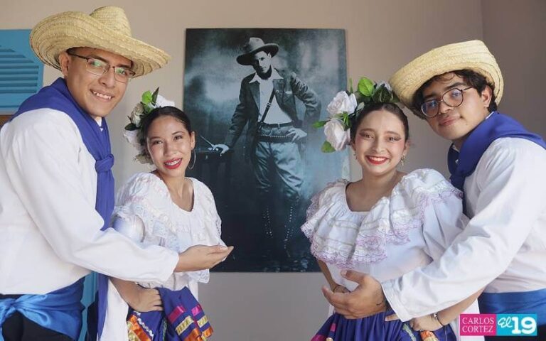 Estudiantes universitarios visitan la Casa Museo del General Sandino
