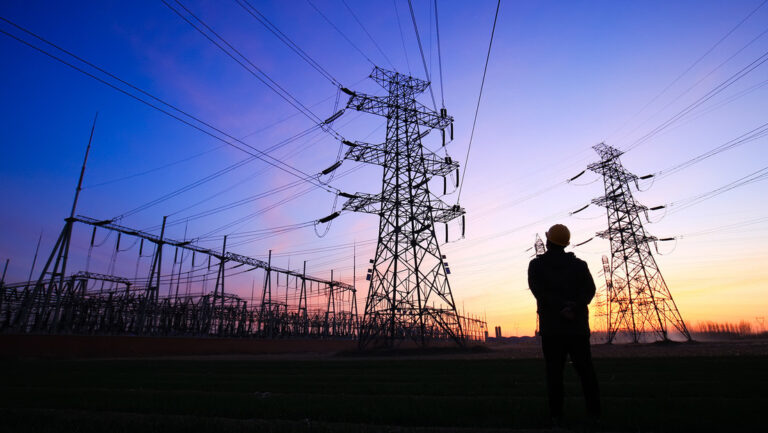 Apagón en Francia afecta 160 mil hogares