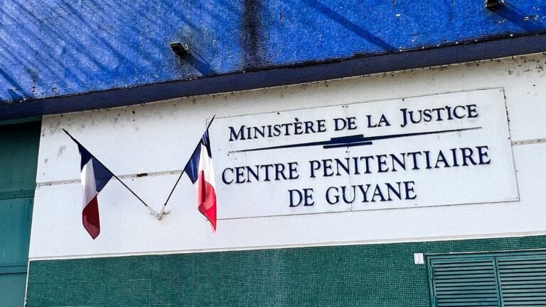 Francia planea construir una cárcel de máxima seguridad en Sudamérica