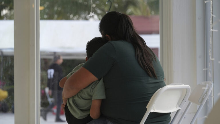 Hondureña tendrá que pagar más de 1 millón de dólares por permanecer en EEUU