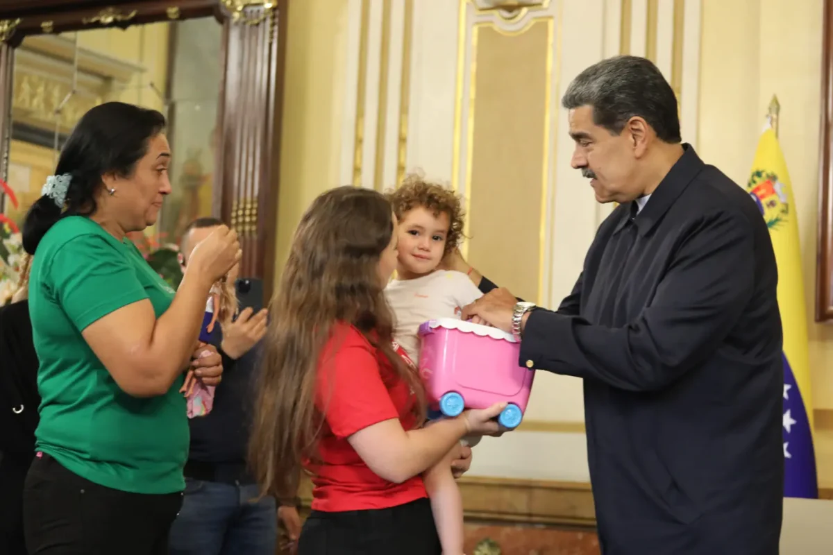 Nicaragua celebra que la niña de dos años ya está con sus padres venezolanos