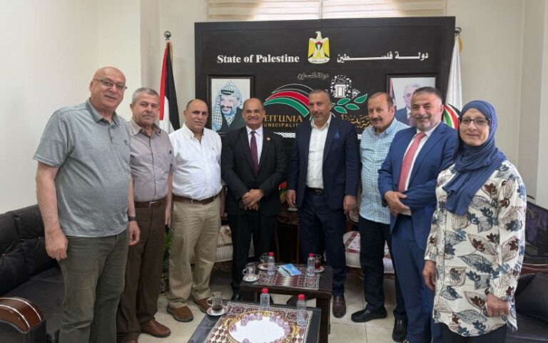 Delegación nicaragüense sostiene encuentro con autoridades municipales de Beitunia, Palestina