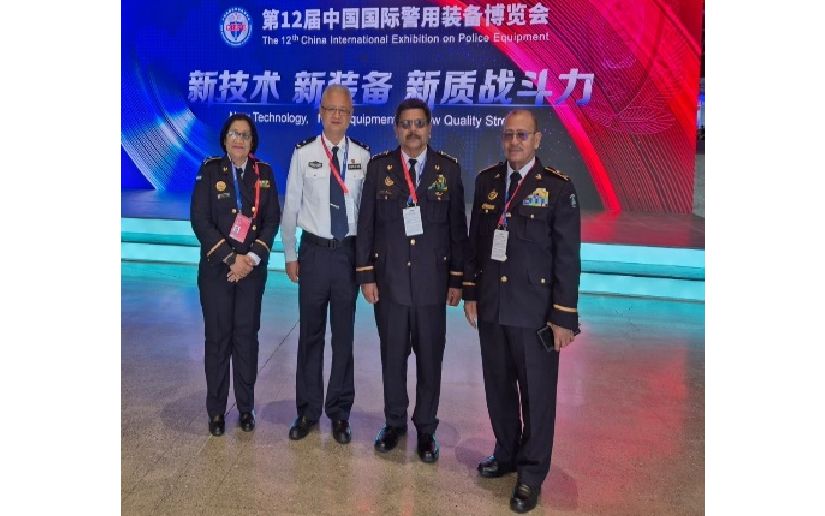 Policía participa en la 12ª Exhibición en China