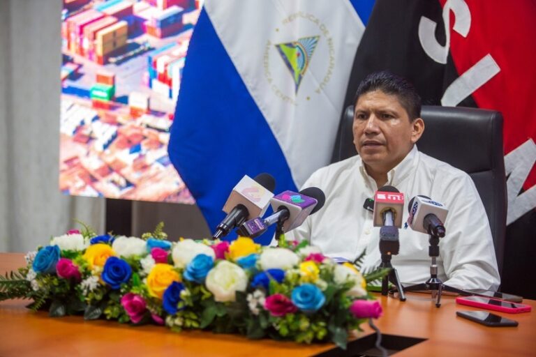 Puertos Comerciales atienden 14 buques internacionales