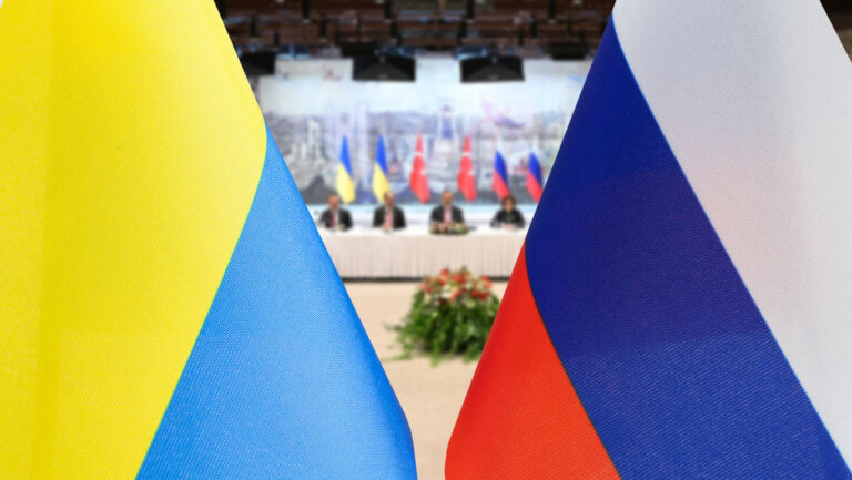 Rusia y Ucrania trabajan en un alto al fuego temporal