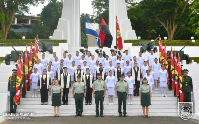 Ejército de Nicaragua gradúa a 55 nuevos profesionales en salud