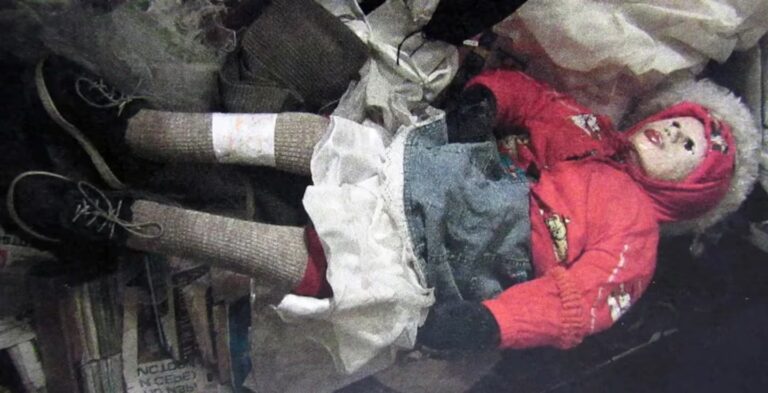 Se roba 29 cadáveres de niñas para vestirlas como muñecas