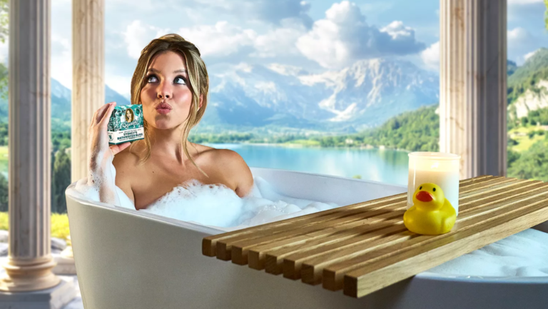 Sydney Sweeney convierte su agua de baño en jabón para hombres