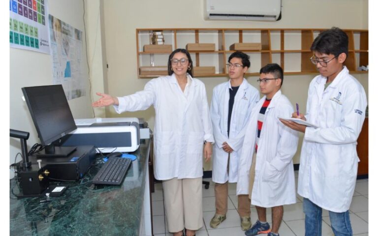 Universidad Casimiro Sotelo fortalece formación estudiantil con nuevo equipamiento tecnológico