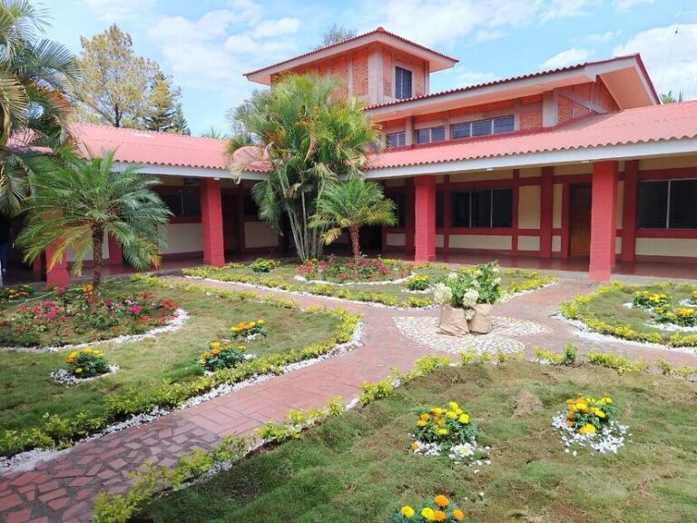 Inauguran Centro Universitario Agropecuario en Chinandega