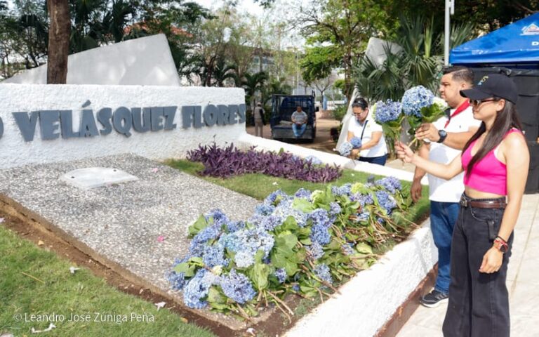 Rinden homenaje a Luis Alfonso Velásquez Flores