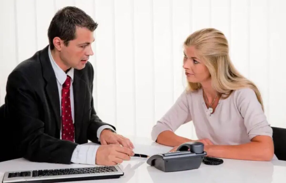 Crean empresa para renunciar al trabajo sin avisar al jefe