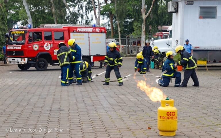 Bomberos demuestran capacidades para evitar incendios por GLP