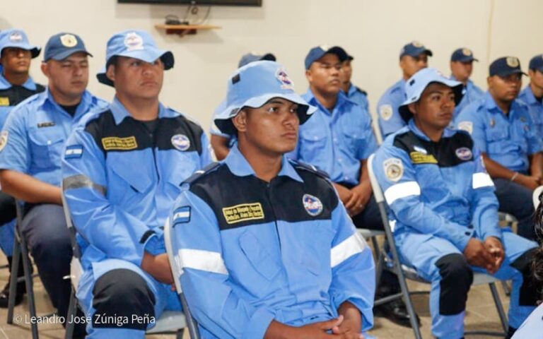 Bomberos Unidos inician un nuevo curso