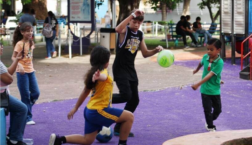 Centenares de familias visitan el Parque las Madres