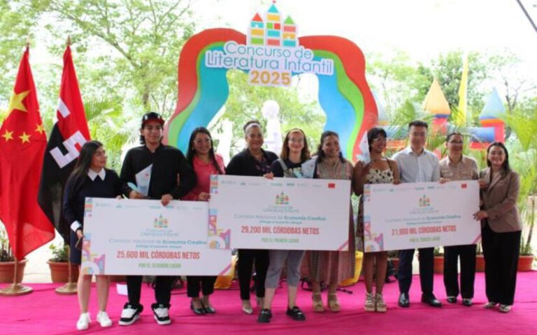 Concurso de Literatura Infantil 2025: Premian la creatividad y talento de jóvenes escritores