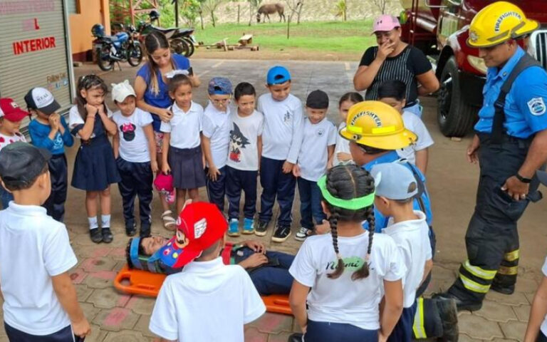 Creciendo con valores: Fortalecen la protección y prevención de riesgos de la niñez y la familia