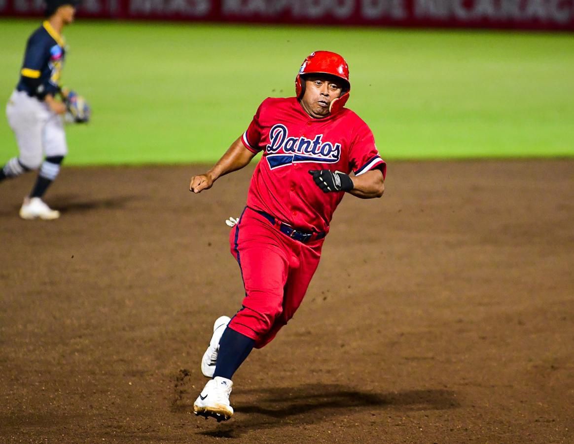 Los Dantos siguen en primer lugar del Campeonato Nacional de Beisbol Superior Comandante Germán Pomares Ordoñez.