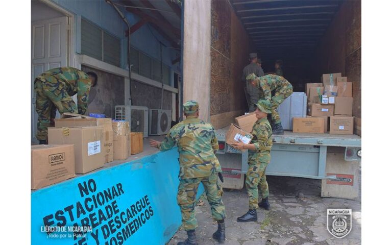 Destacamento Militar Sur efectúa descargue de 503 cajas de insumos médicos