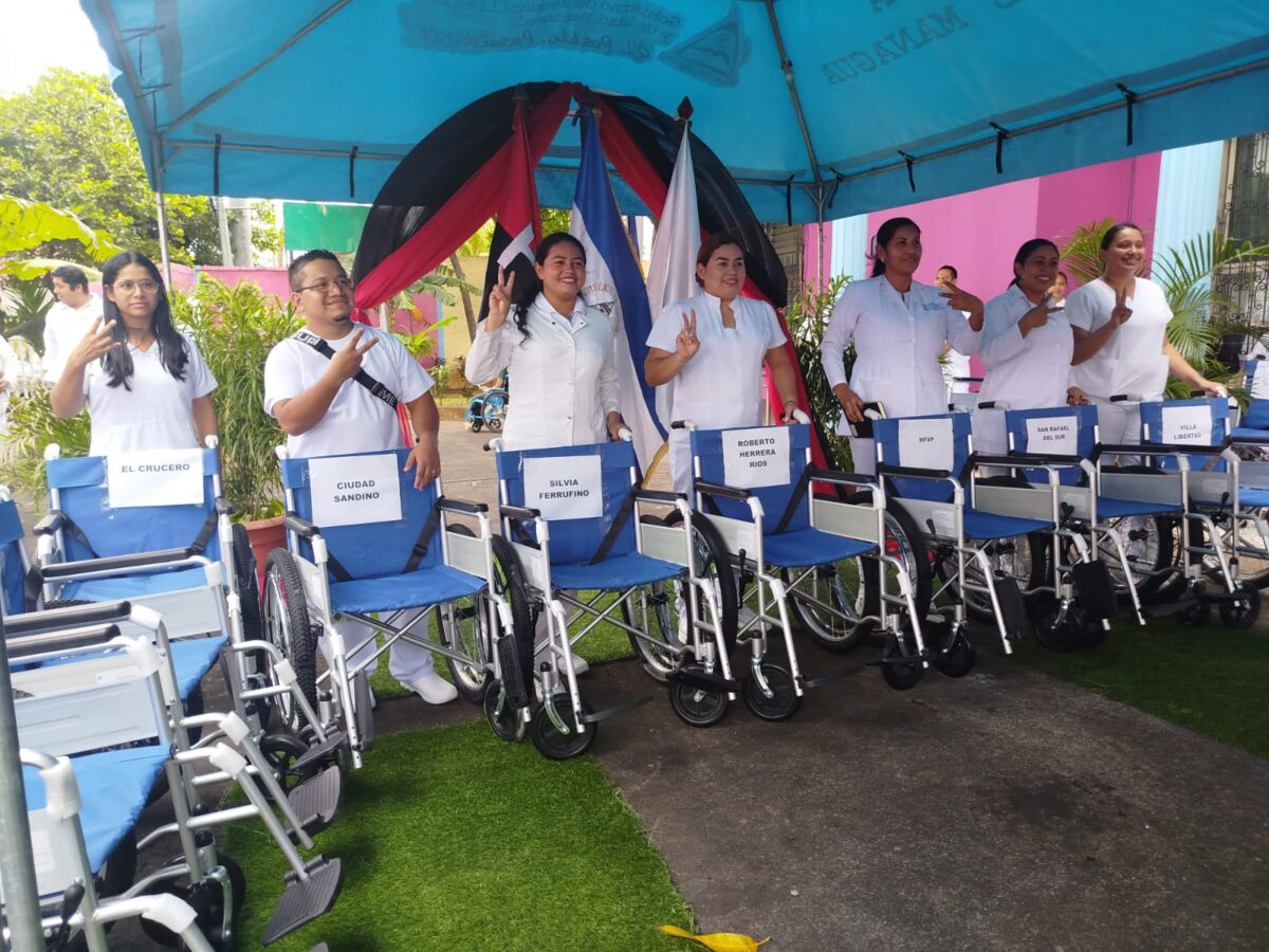 Distribuyen 70 sillas de ruedas a hospitales y Centros de Salud de Managua