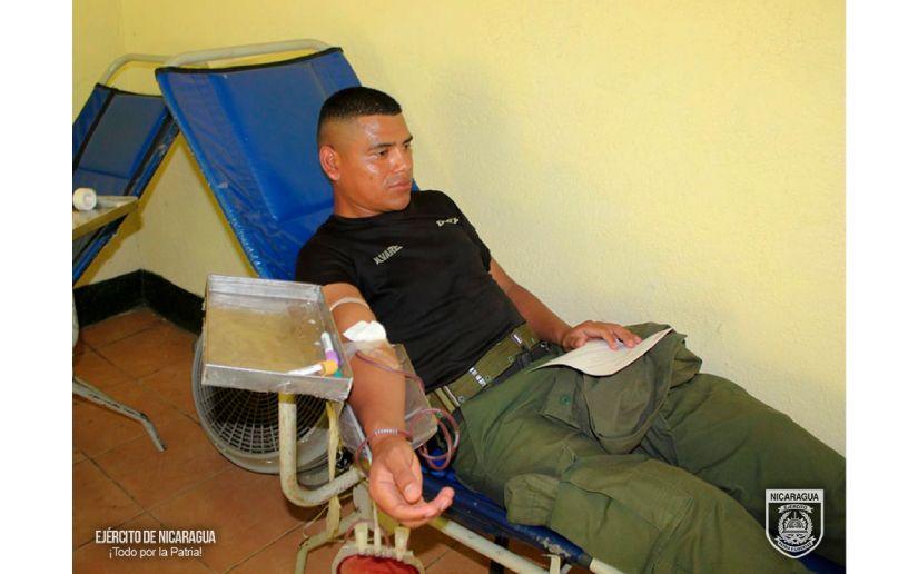 Donación voluntaria de sangre en el ejercito