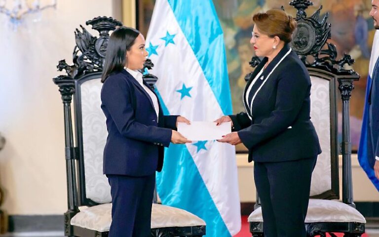 Embajadora de Nicaragua presenta Cartas Credenciales ante el Gobierno de la República de Honduras