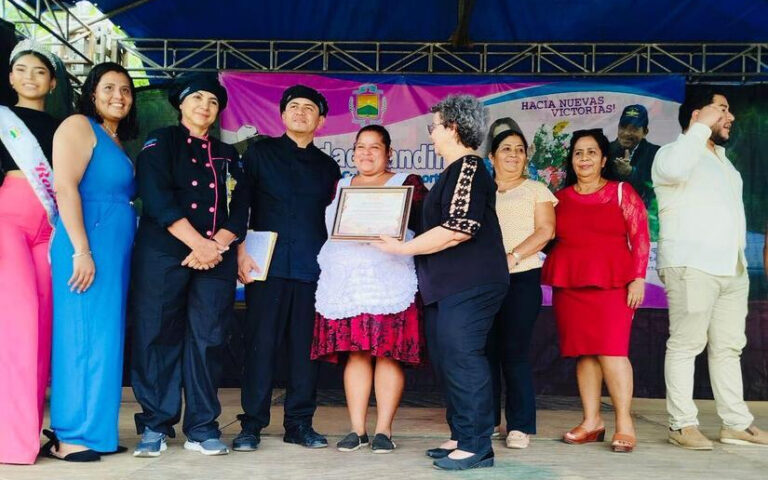 Emprendedores y negocios gastronómicos dan inicio a los Festivales de Comidas Típicas con Cerdo