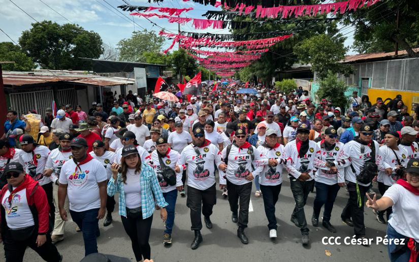 En homenaje al Comandante Carlos Fonseca, miles de nicaragüenses caminaron hacia la Hacienda El Vapor