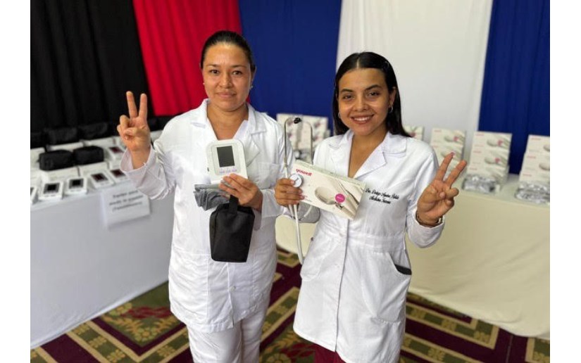 Entregarán más de 40 mil estetoscopios y tensiómetros