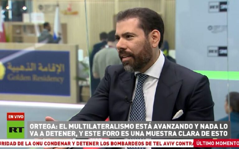 Entrevista del Compañero Laureano Ortega Murillo con el Periodista Javier Rodríguez Carrasco del Programa El Zoom