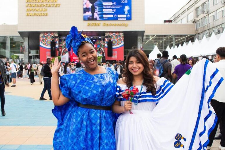 Estudiantes nicaragüenses comparten su cultura en XXXVI Gran Festival “Etnofest” en Moscú