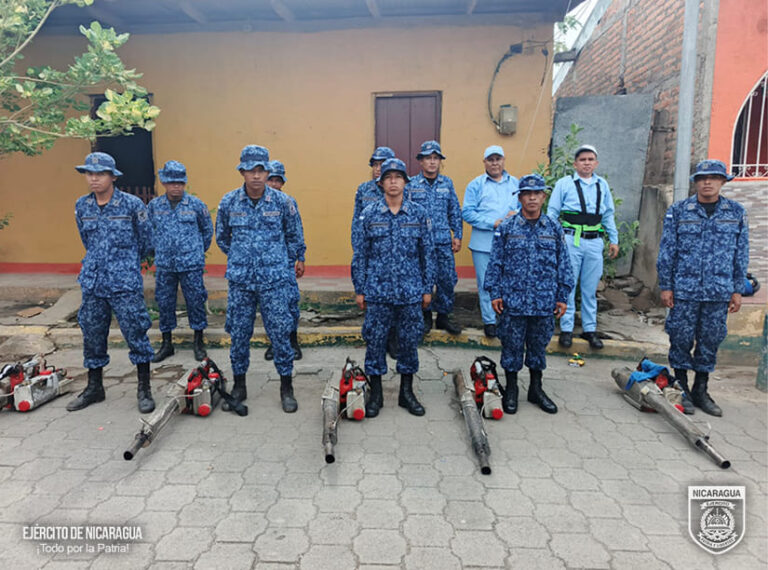 Segundo Batallón de Tropas Navales en jornada de abatización y fumigación en La Paz Centro y Nagarote