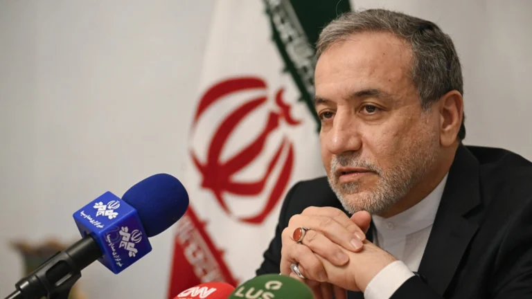 Irán acusa a EE.UU. de violar el derecho internacional tras ataques a instalaciones nucleares