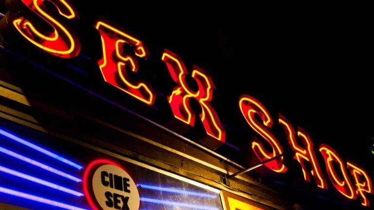 Juguetes sexuales deben ser vendidos con receta médica