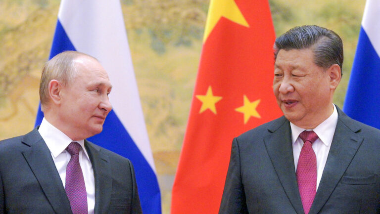 Mandatarios de China y Rusia conversan sobre situación en el Oriente Medio