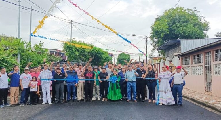 Mejoran las calles en la Colonia Managua