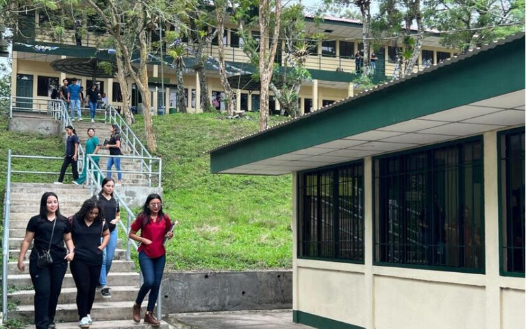 Modernización y Equipamiento: Centro Universitario de Camoapa inaugura Clínica Veterinaria