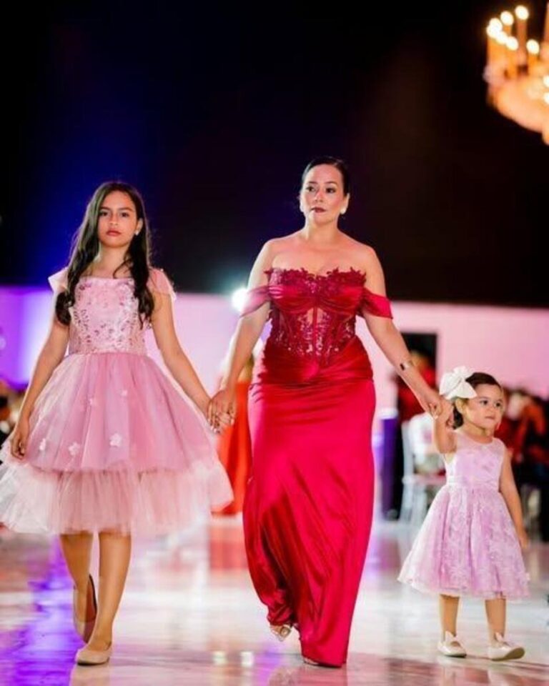 Pasarela “Madre Dulce Amor Infinito” todo un éxito