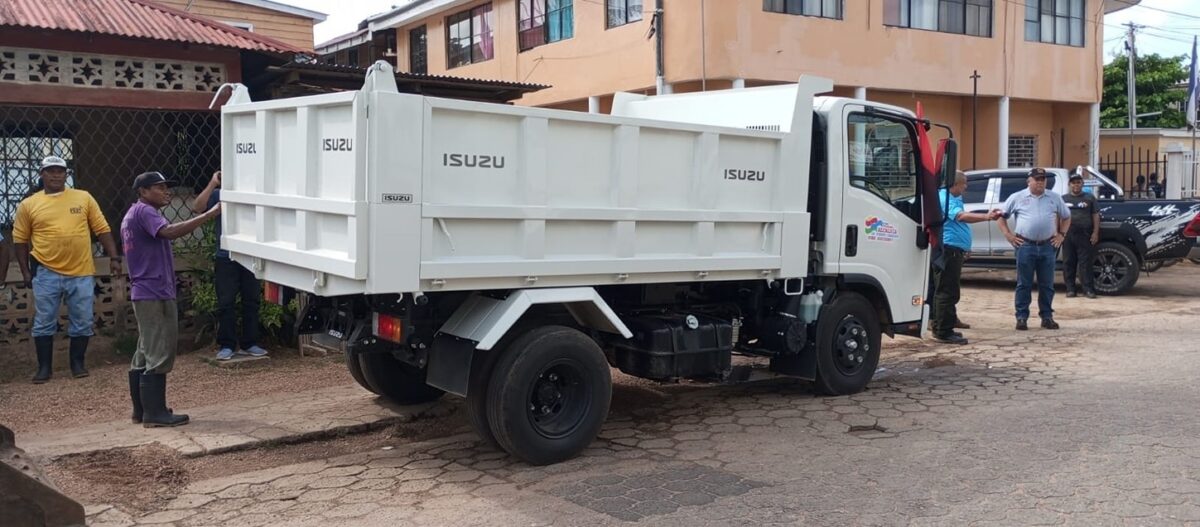 Puerto Cabezas adquiere un nuevo camión para desechos sólidos