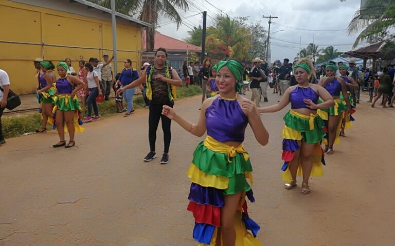 Finalizan fiestas de Mayo Ya