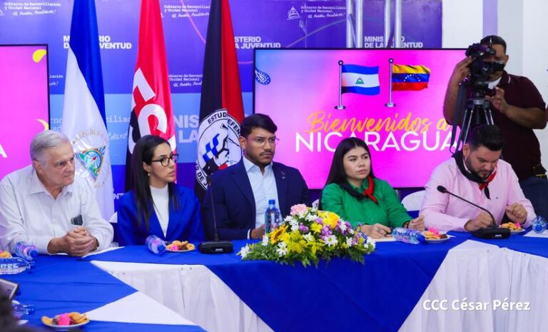 Secretario Ejecutivo del ALBA-TCP sostiene encuentro con JS 19 de Julio