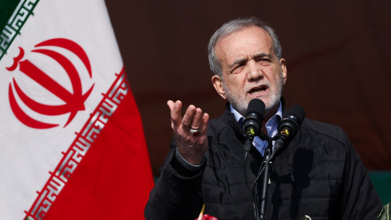 “Teherán hará que el enemigo se arrepienta”, advierte presidente de Irán