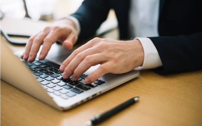 Trump a la correa de Netanyahu