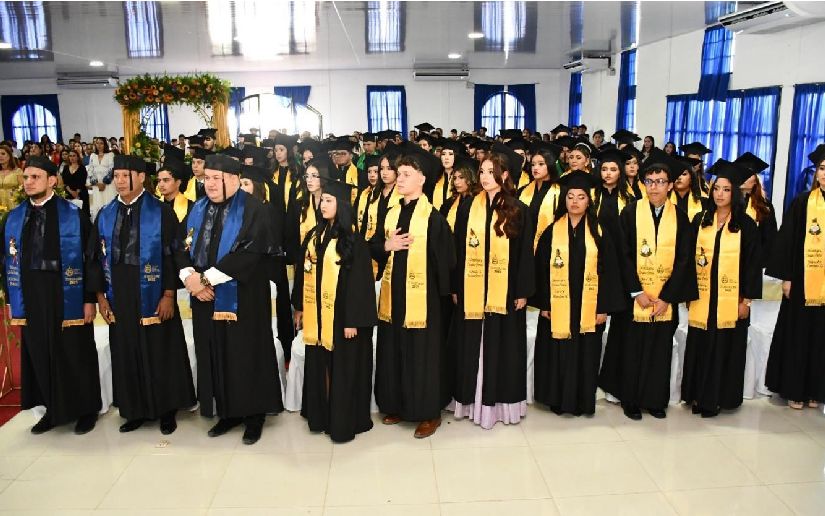 Universidad Nacional Francisco Luis Espinoza Pineda celebra Acto de Graduación de nuevos profesionales