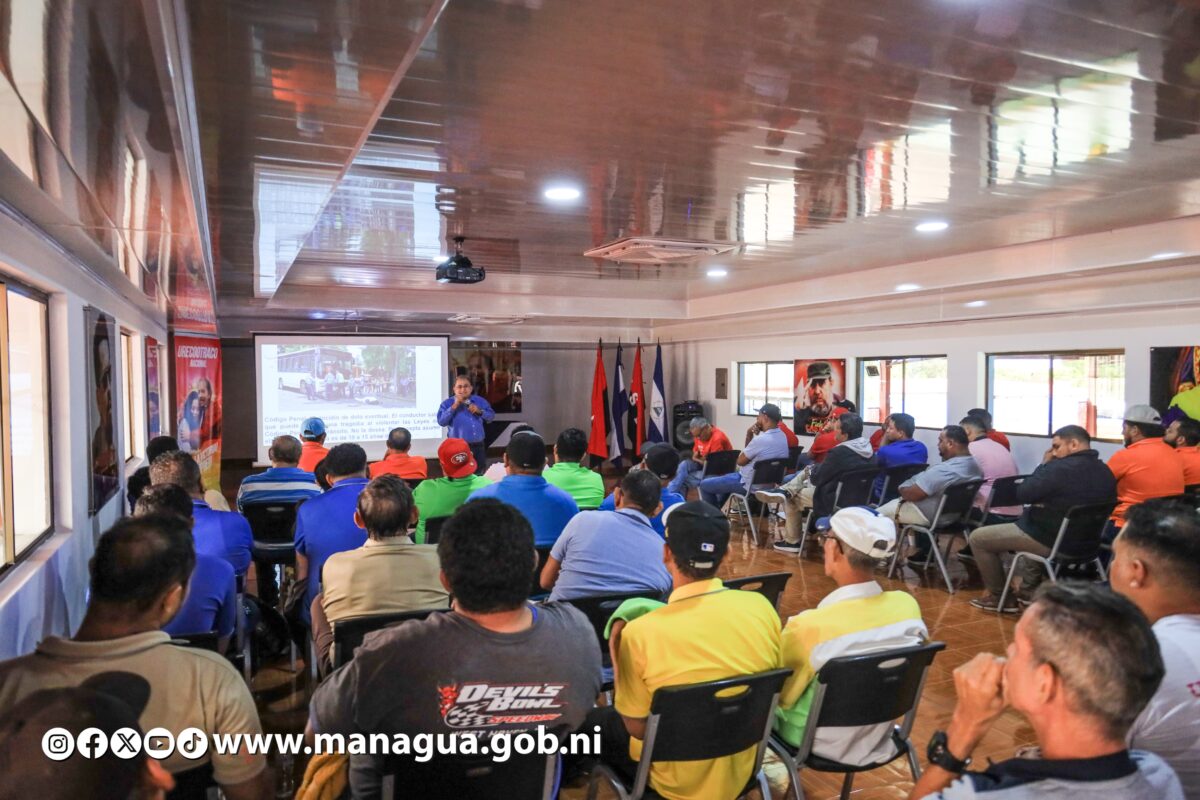 Capacitan a conductores de transporte colectivo de Managua