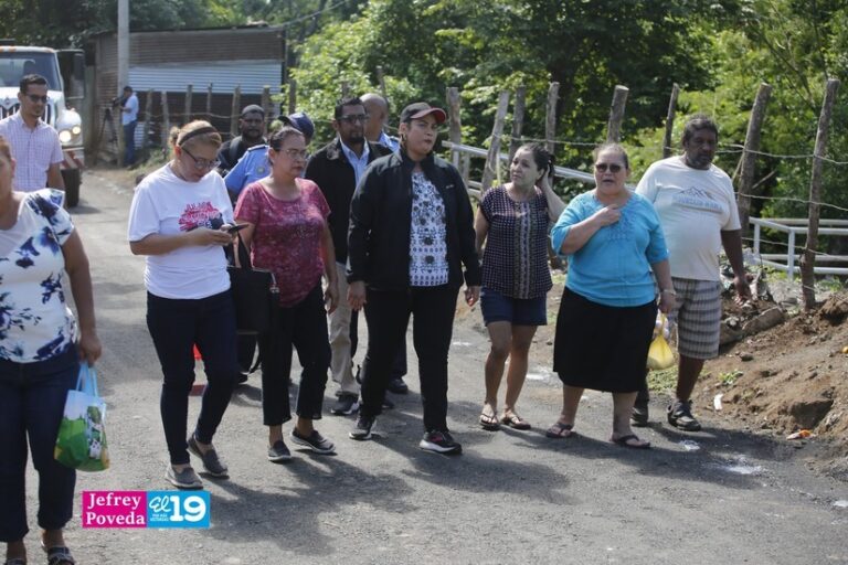 Supervisan Proyecto Vial en Santa Ana Sur