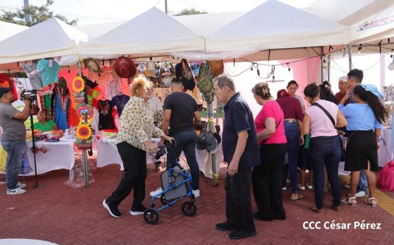 Feria de emprendedores un impulso para la economía del país