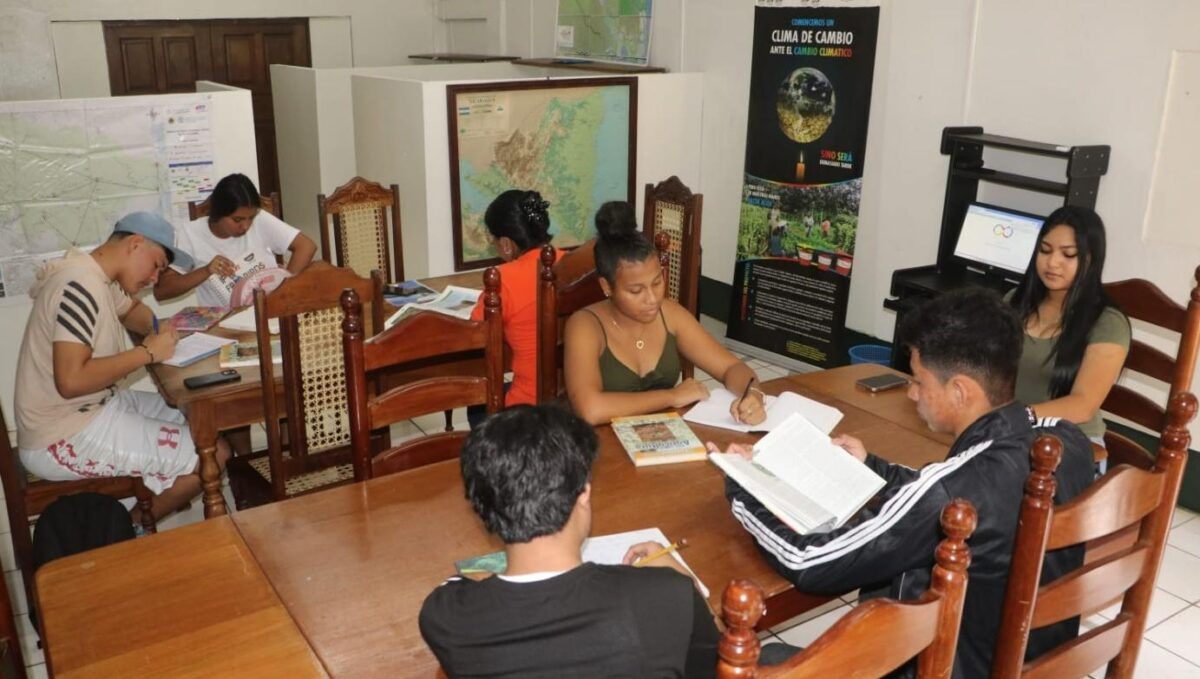 estudiantes de URACCAN contarán con nueva biblioteca 2